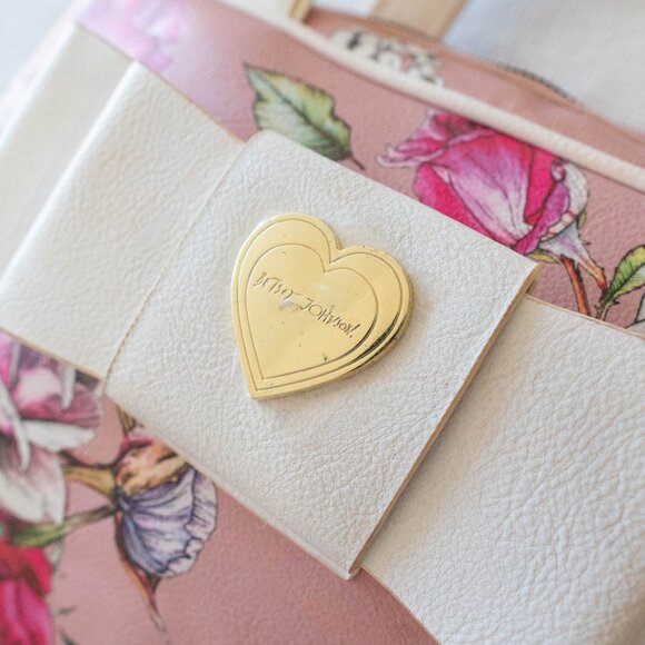 Betsey Johnson Floral Cosmetic Bag Pink Rose Print Bow Heart Zip Case - Picture 4 of 12
